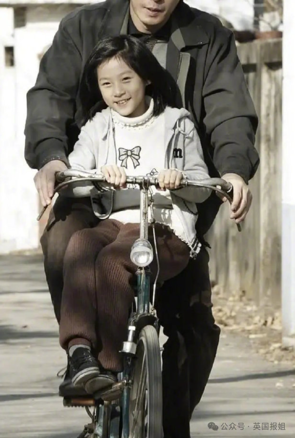 PUAС12Ů6ֺ꣬ծ7ڽϾ·-7.jpg